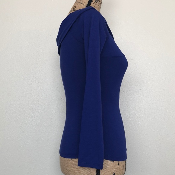 Guess Off Shoulder Alyx Top - Picture 3 of 8